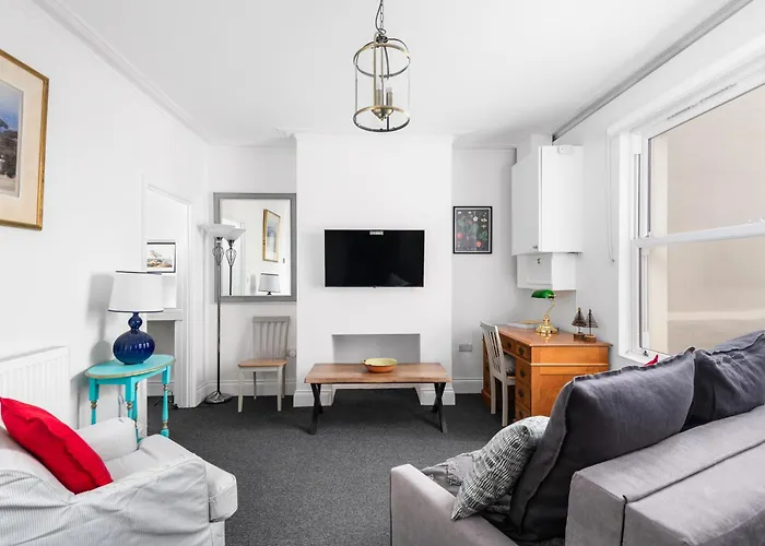 Superb Location, Character Filled By Mycityhaven شقة بريستول