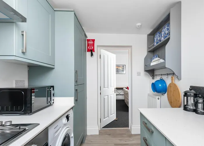 Apartment Superb Location, Character Filled By Mycityhaven