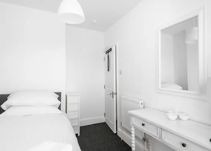 Superb Location, Character Filled By Mycityhaven * Bristol