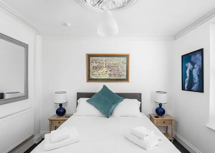 Apartment Superb Location, Character Filled By Mycityhaven *